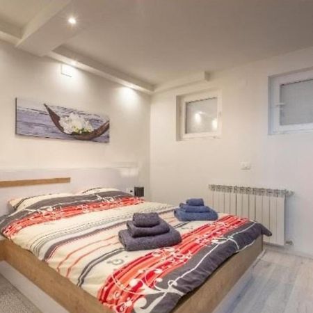 Newly Renovated App Goran Lägenhet Umag Exteriör bild